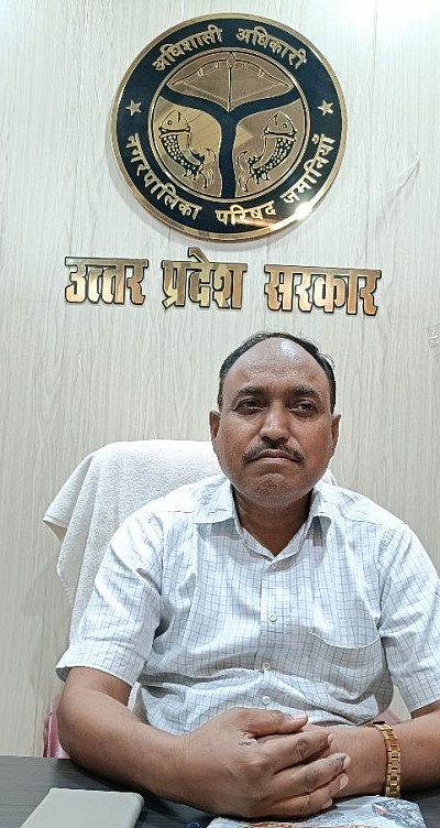 जमानिया अधिशासी अधिकारी संतोष कुमार